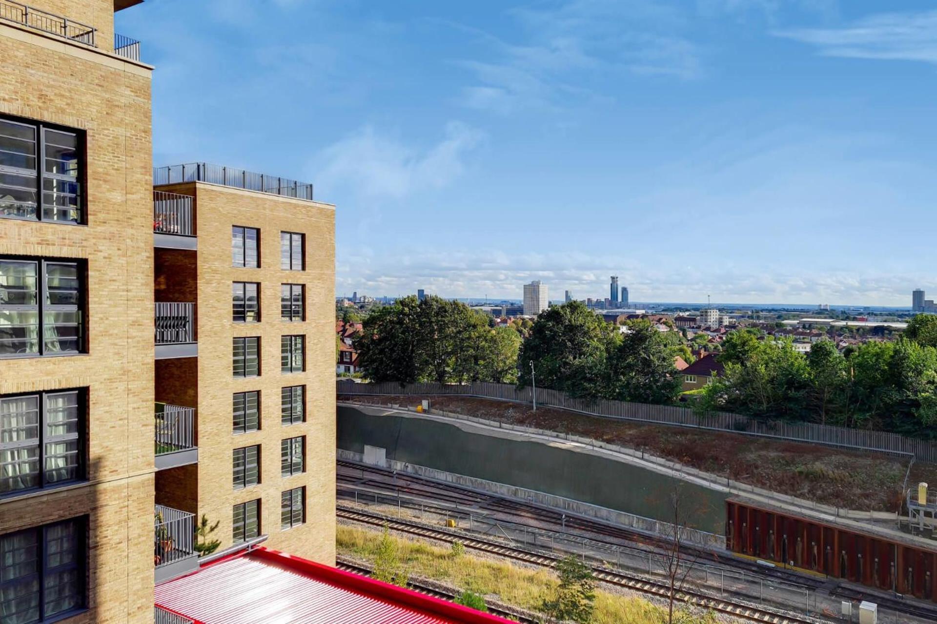 Modern And Chic Apartments At Ferrum Near Wembley Park Лондон Екстериор снимка