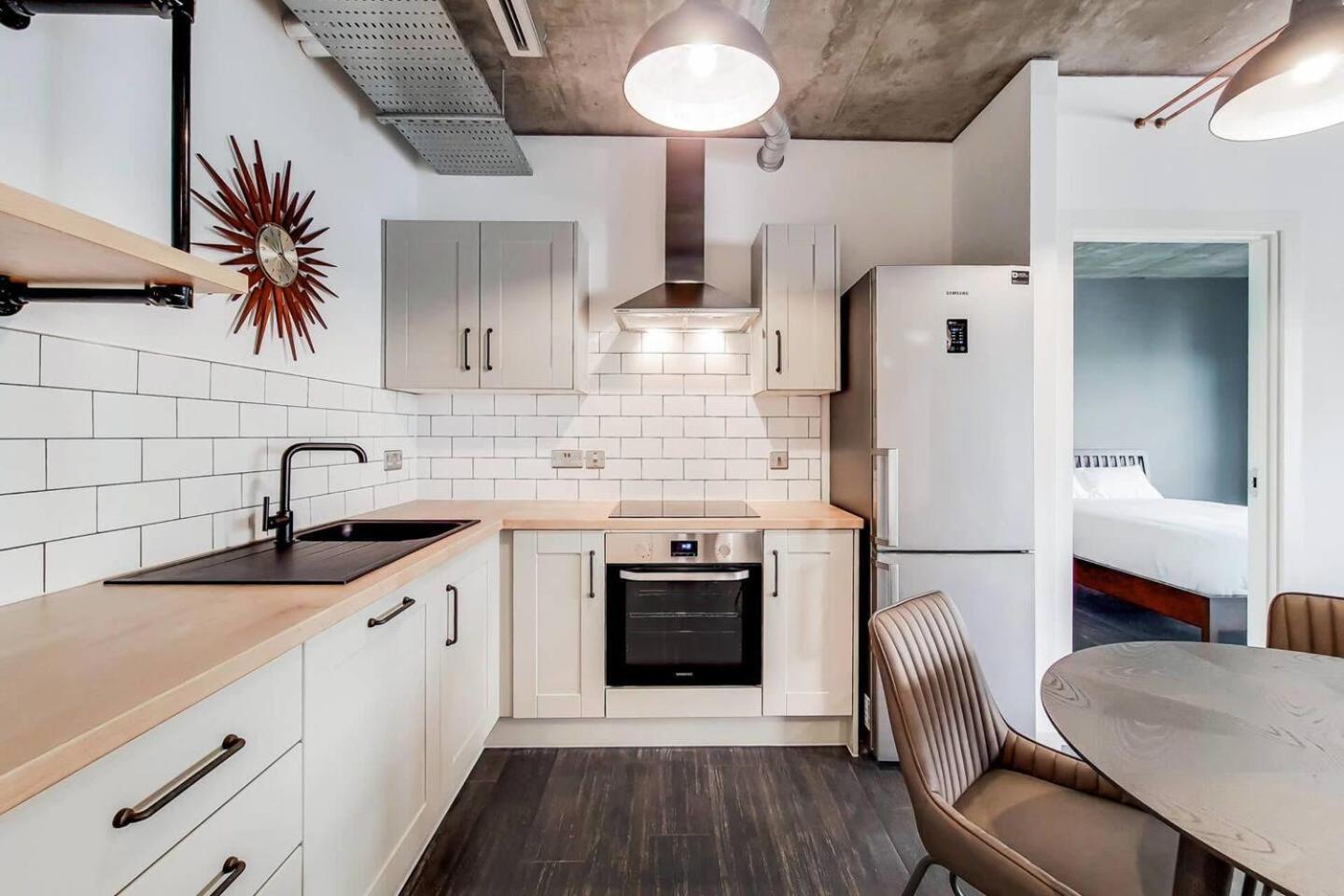 Modern And Chic Apartments At Ferrum Near Wembley Park Лондон Екстериор снимка