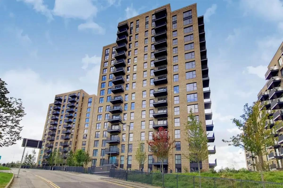 Modern And Chic Apartments At Ferrum Near Wembley Park Лондон Екстериор снимка